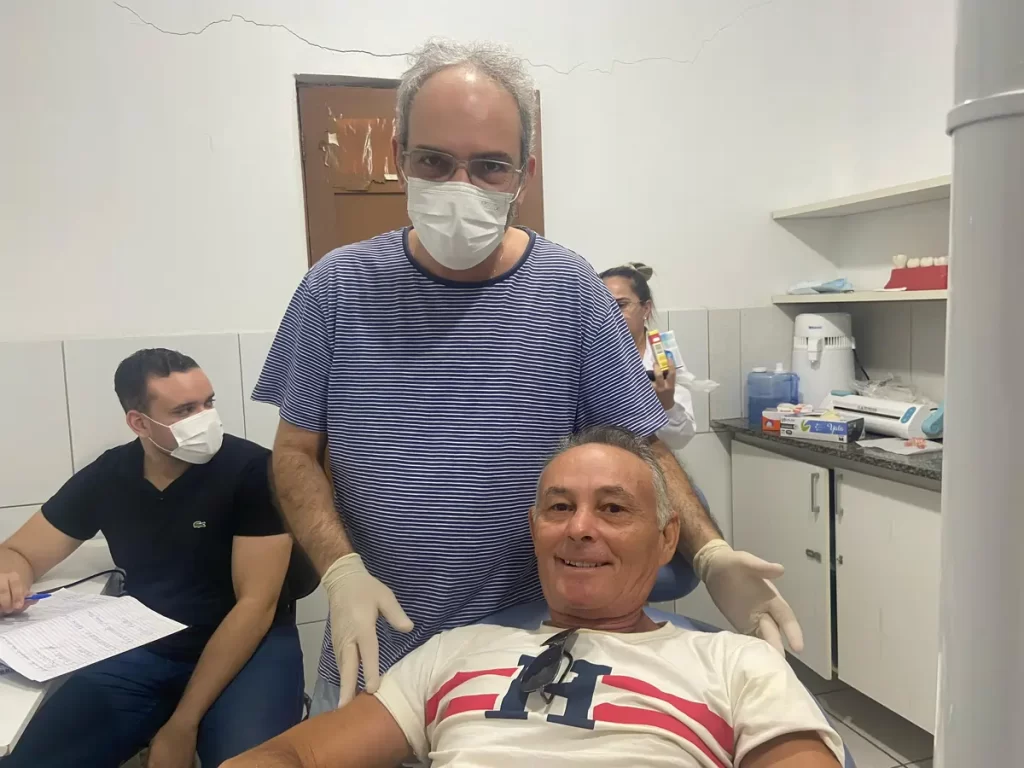 Programa Grossos Sorridente avança com a entrega de mais próteses dentárias