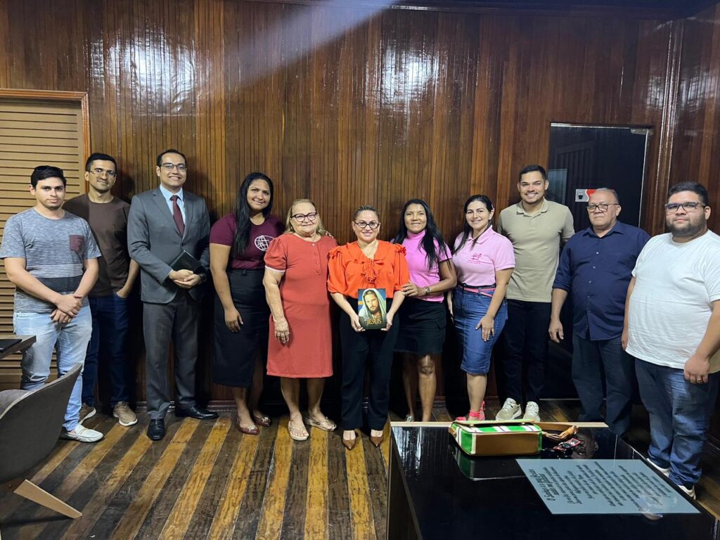 Prefeita Cinthia Sonale reafirma apoio às igrejas e celebra marcos importantes das congregações em Grossos