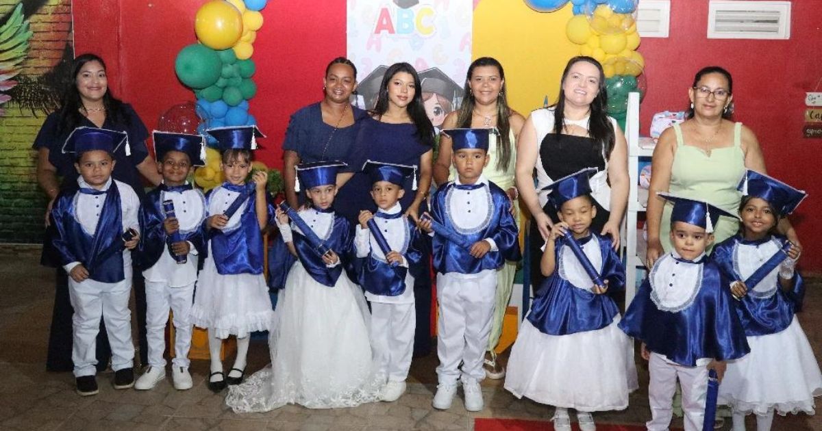 Escolas Alcinda Pinheiro e Maria do Livramento realizam formatura do ABC dos alunos