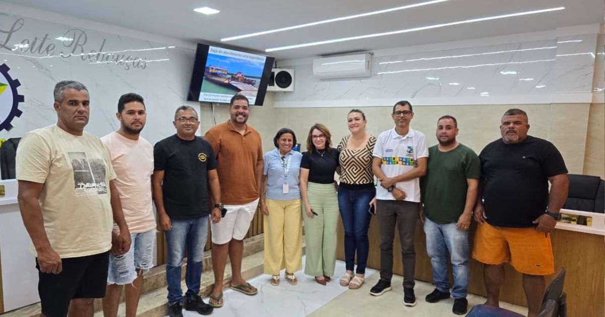 Prefeitura de Grossos realiza capacitação para balseiros com foco na qualidade do atendimento ao turista