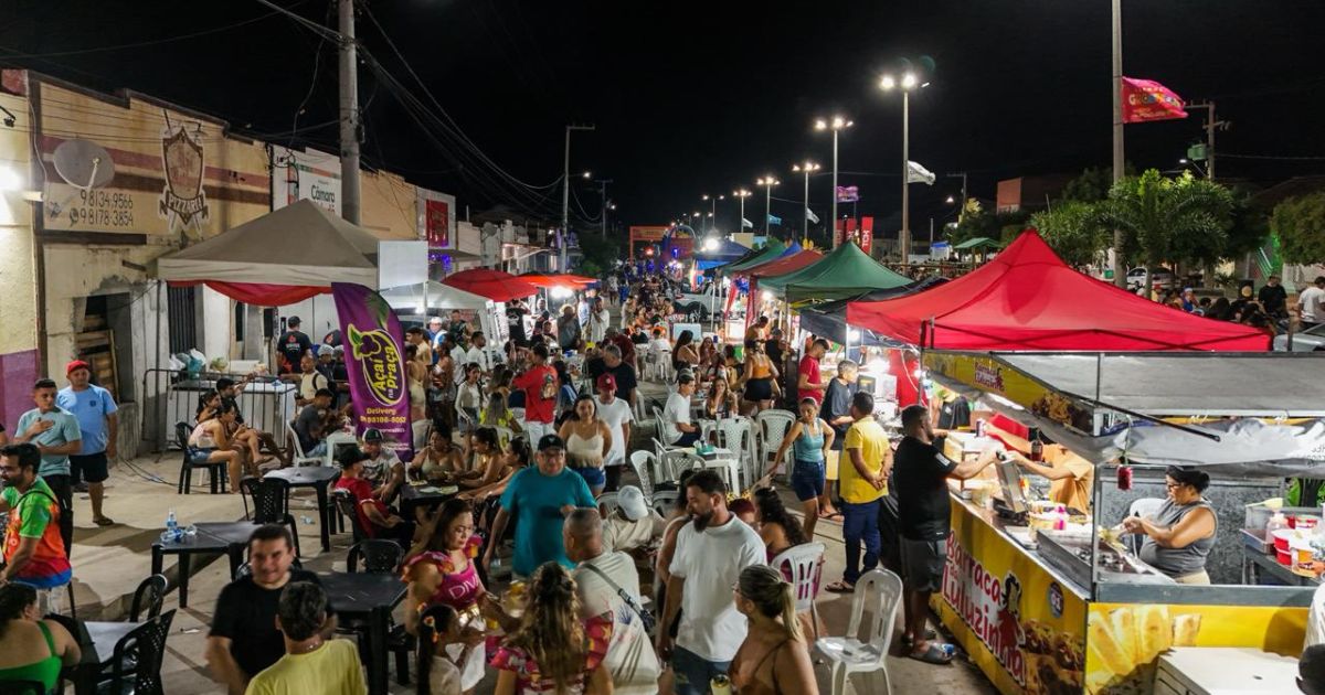 Carnaval de Grossos movimenta economia local e fortalece comércio com grandes vendas