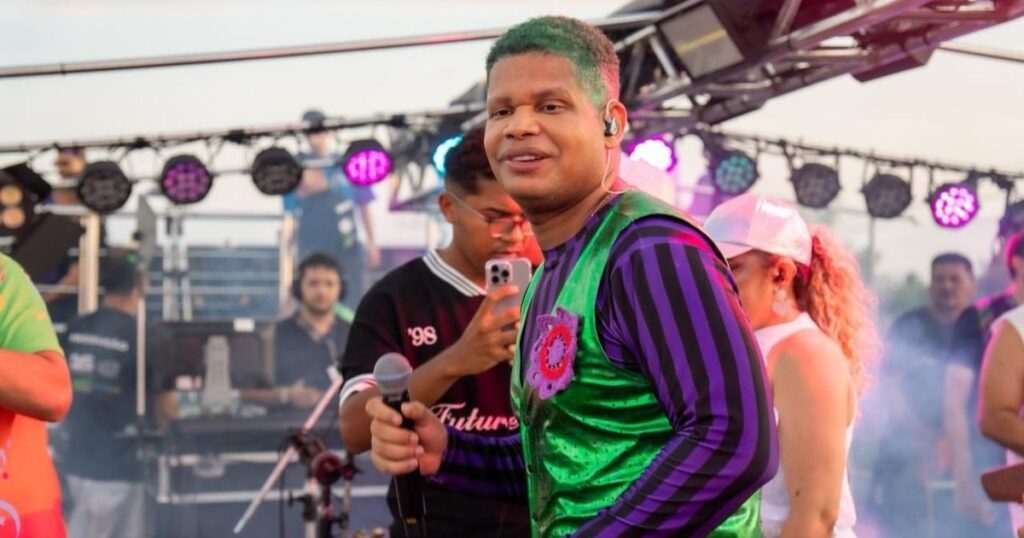 Segunda-feira de Carnaval em Grossos reúne multidão, grandes atrações e muita animação na Avenida