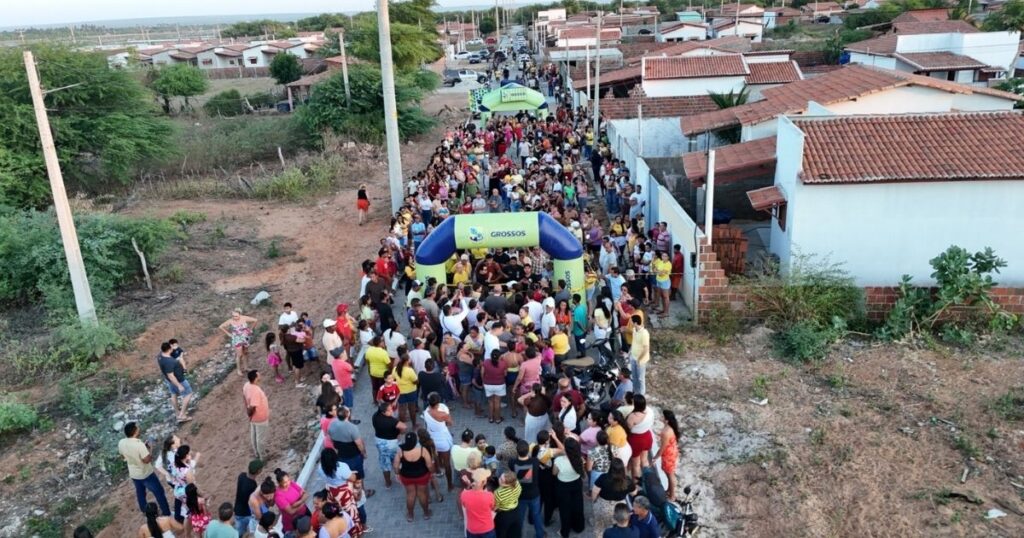 Prefeitura de Grossos entrega primeira etapa da pavimentação do Alto da Serra